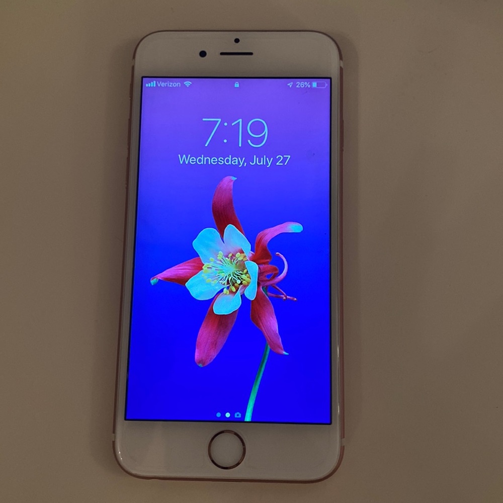 IPHONE 6S 64GB Rose Gold Works Perfectly